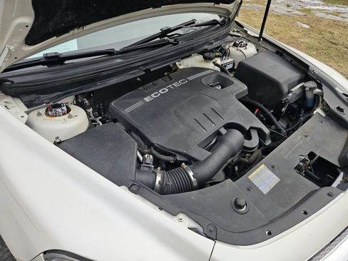 Used 2010 Chevrolet Malibu LTZ image 18