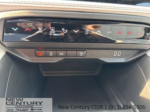 New 2026 Jeep Cherokee Limited AWD/4WD image 36
