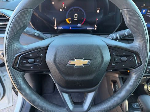 Used 2025 Chevrolet TrailBlazer LT image 25