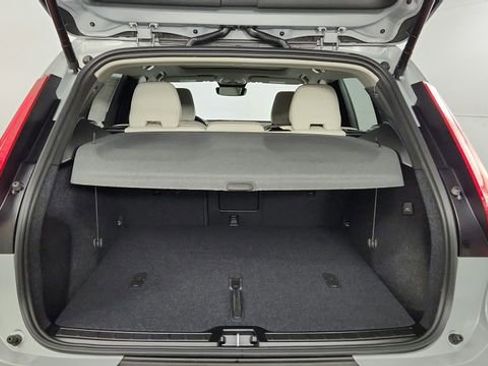 Certified 2026 Volvo XC40 B5 Plus w/ Protection Package Premier AWD/4WD image 52