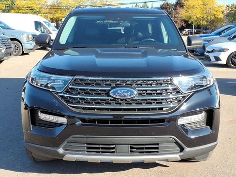 Used 2023 Ford Explorer XLT w/ Equipment Group 202A image 8