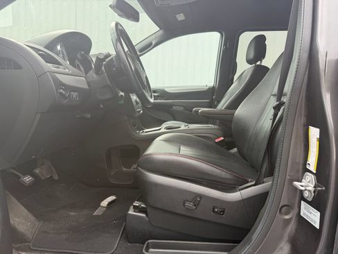 Used 2017 Dodge Grand Caravan GT FWD image 5
