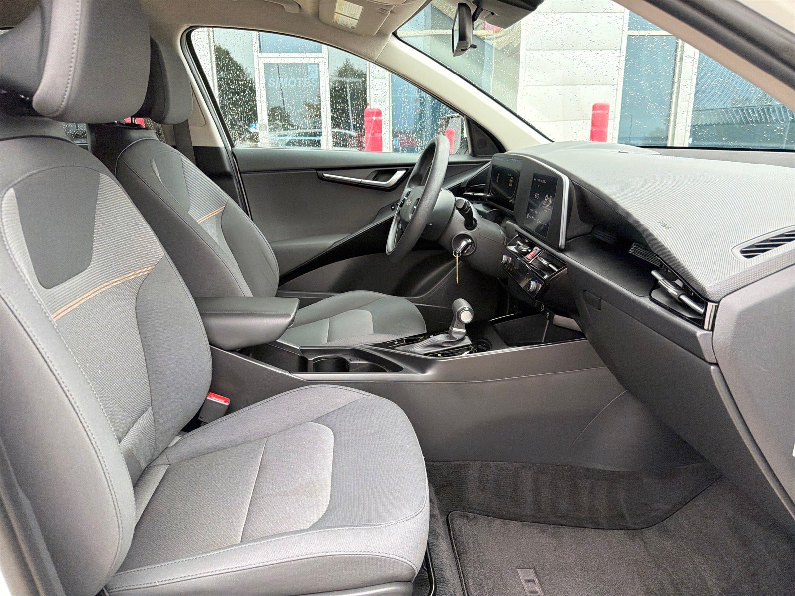 Used 2025 Kia Niro LX FWD image 26