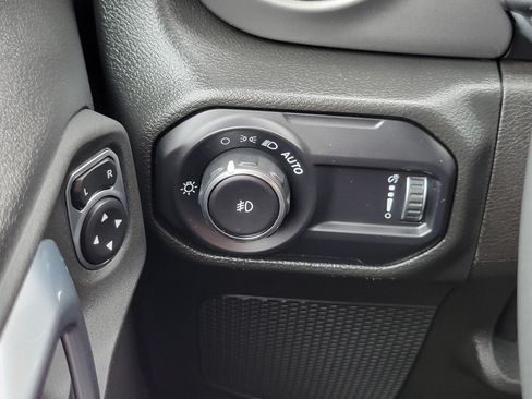 Used 2023 Jeep Wrangler Sport AWD/4WD image 11