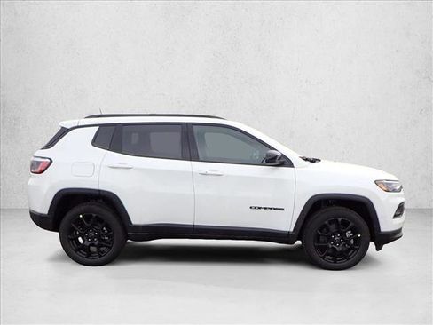 New 2026 Jeep Compass Latitude image 5