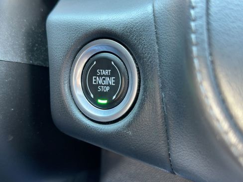 Used 2021 Chevrolet Suburban LT image 23