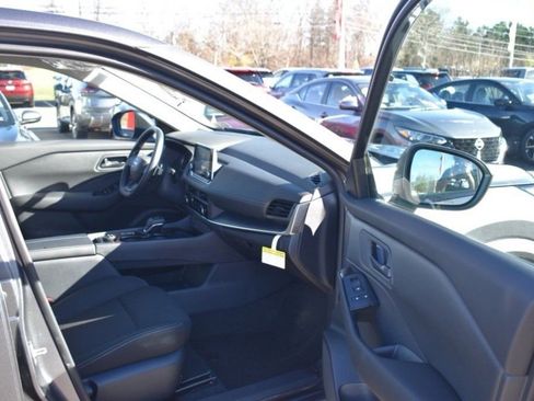 Certified 2025 Nissan Rogue S image 25