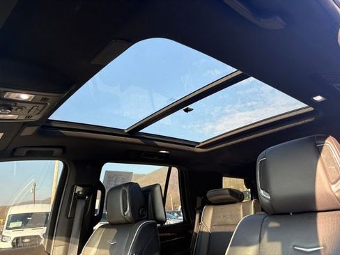 Used 2023 Cadillac Escalade Premium Luxury w/ Performance Package image 31