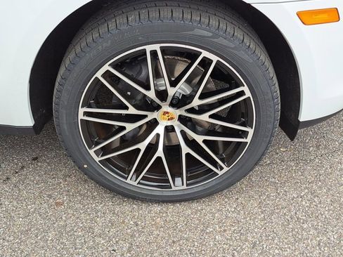 Used 2026 Porsche Macan image 12