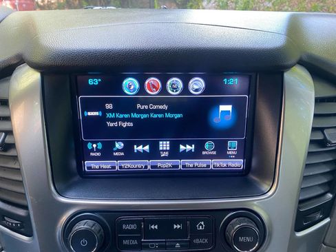 Used 2018 Chevrolet Suburban LT image 29