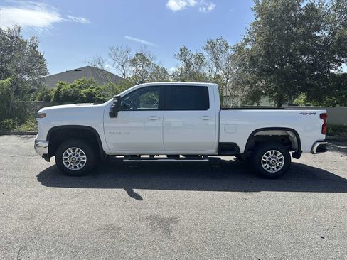 Certified 2025 Chevrolet Silverado 2500 LT w/ Convenience Package AWD/4WD image 3