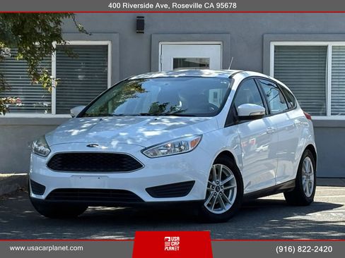 Used 2016 Ford Focus SE FWD image 1