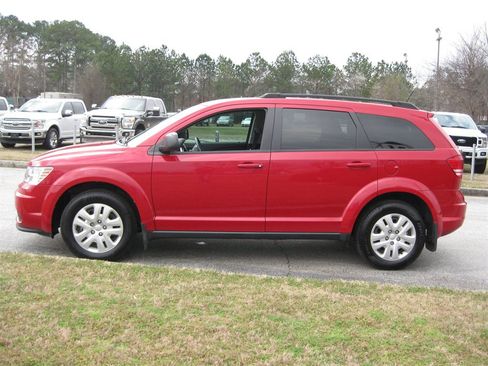 Used 2016 Dodge Journey SE w/ Flexible Seating Group image 4