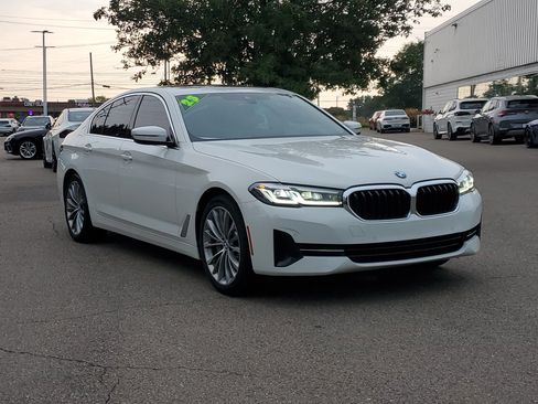Certified 2023 BMW 530i xDrive w/ Premium Package AWD/4WD image 7