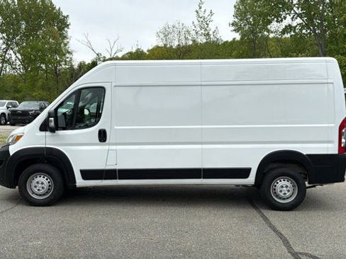 Used 2025 RAM ProMaster 2500 w/ Convenience Group FWD image 4