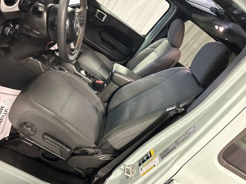 Used 2024 Jeep Wrangler Unlimited Sport AWD/4WD image 12