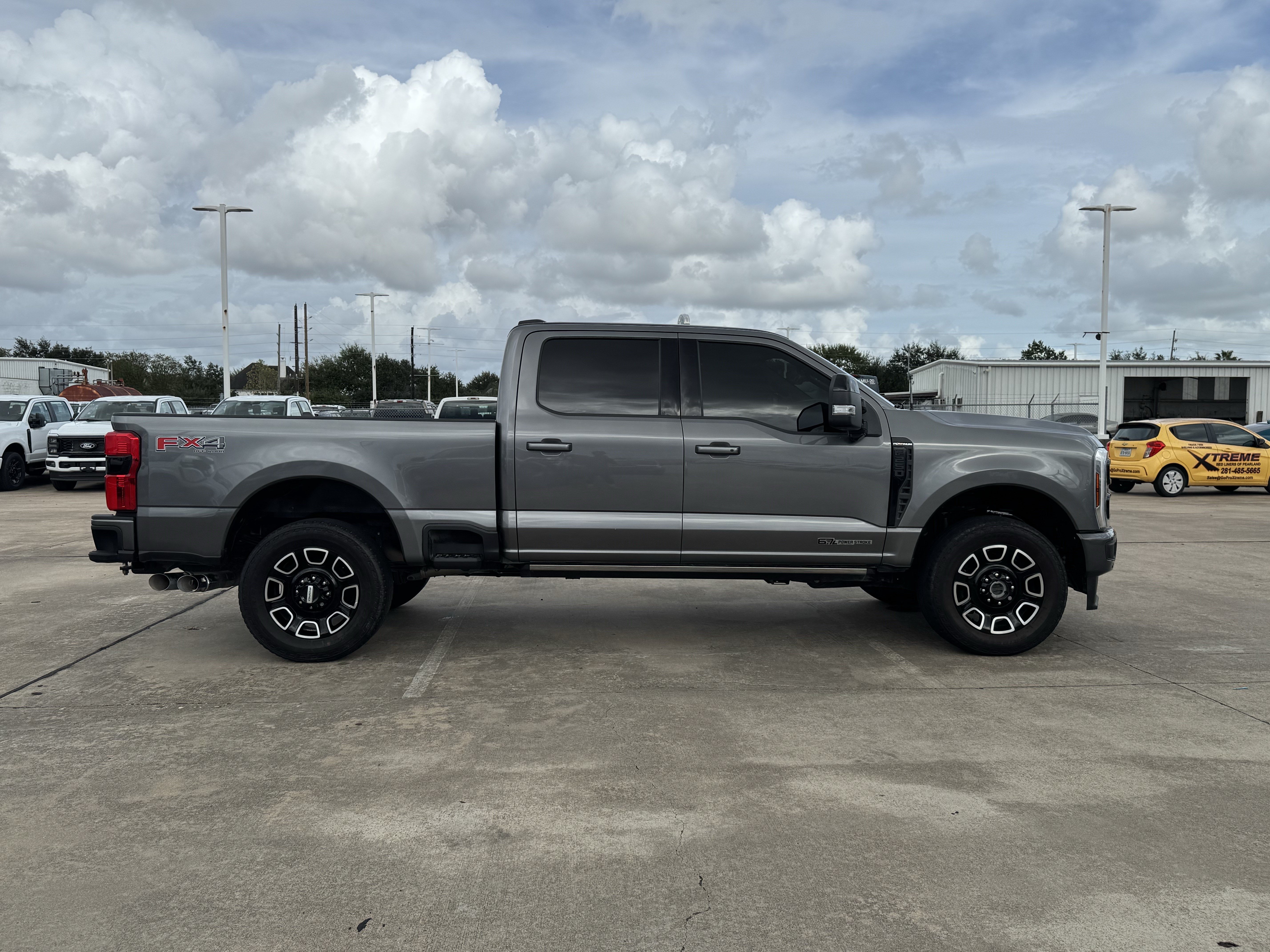 Used 2025 Ford F250 Platinum w/ FX4 Off-Road Package AWD/4WD image 6