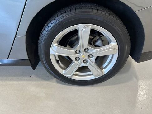 Used 2017 Chevrolet Volt LT w/ Comfort Package image 14