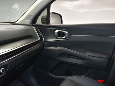 Certified 2025 Kia Sorento S image 25