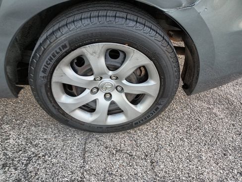 Used 2013 MAZDA MAZDA3 i SV w/ Convenience Pkg image 40