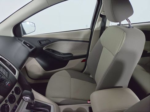 Used 2012 Ford Focus SE FWD image 15