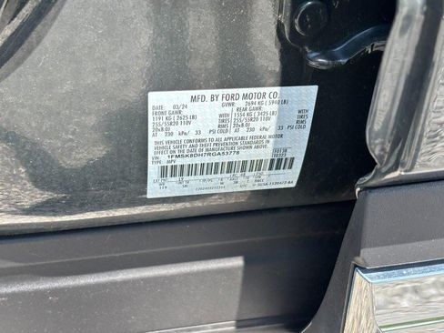 Used 2024 Ford Explorer XLT w/ Equipment Group 202A AWD/4WD image 26