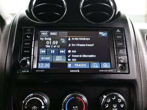 Used 2016 Jeep Patriot High Altitude AWD/4WD image 18