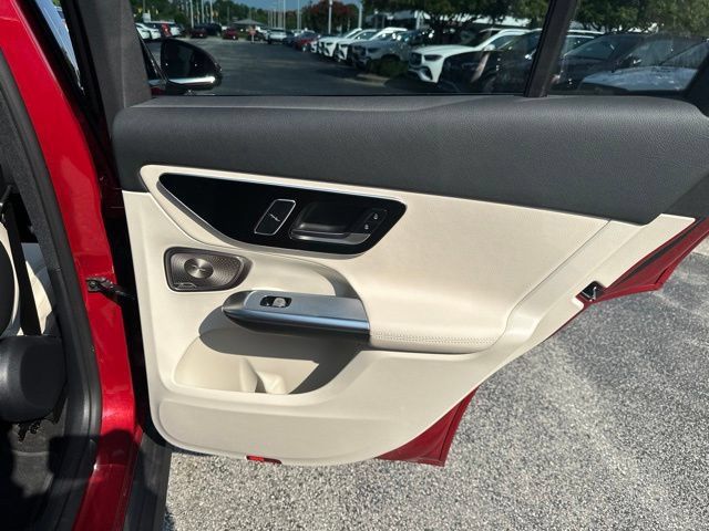 Used 2026 Mercedes-Benz GLC 300 image 31