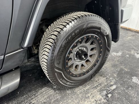 Used 2011 Toyota FJ Cruiser 4WD image 8