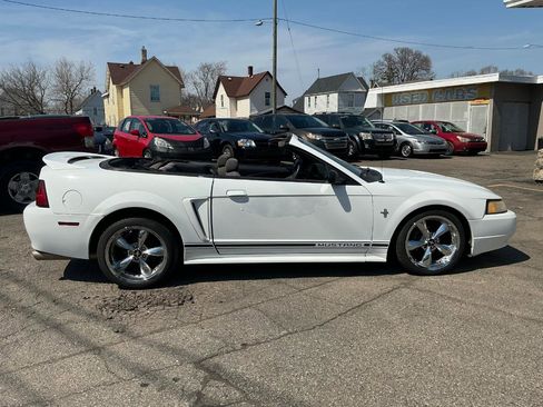 Used 2000 Ford Mustang Convertible image 12