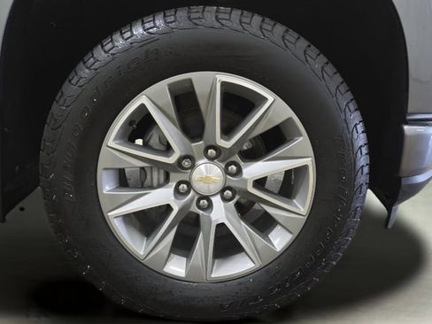 Used 2021 Chevrolet Silverado 1500 High Country w/ Technology Package image 42