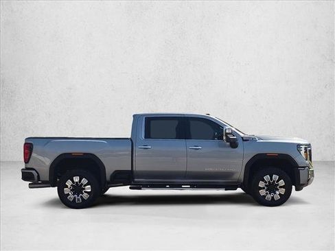 Used 2025 GMC Sierra 2500 Denali w/ Denali Reserve Package AWD/4WD image 4