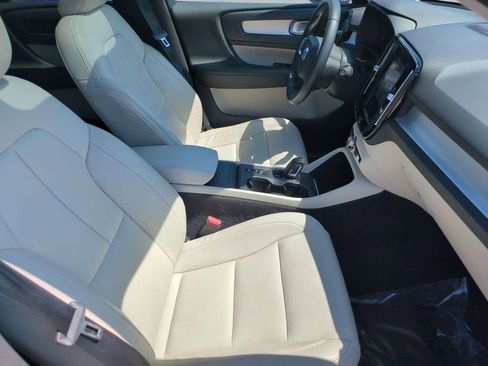 Used 2019 Volvo XC40 T5 Momentum AWD/4WD image 32