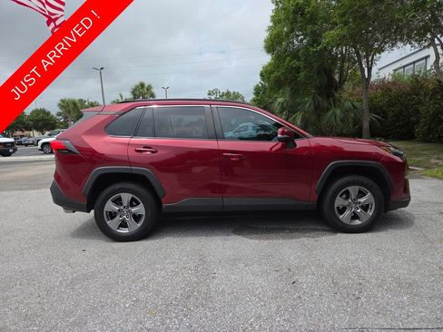 Used 2022 Toyota RAV4 XLE FWD image 12