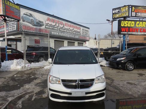 Used 2015 Dodge Grand Caravan SE image 6