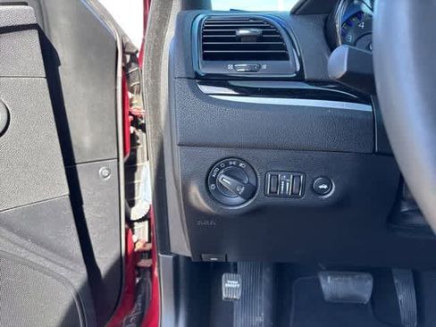 Used 2023 Chrysler 300 S image 9