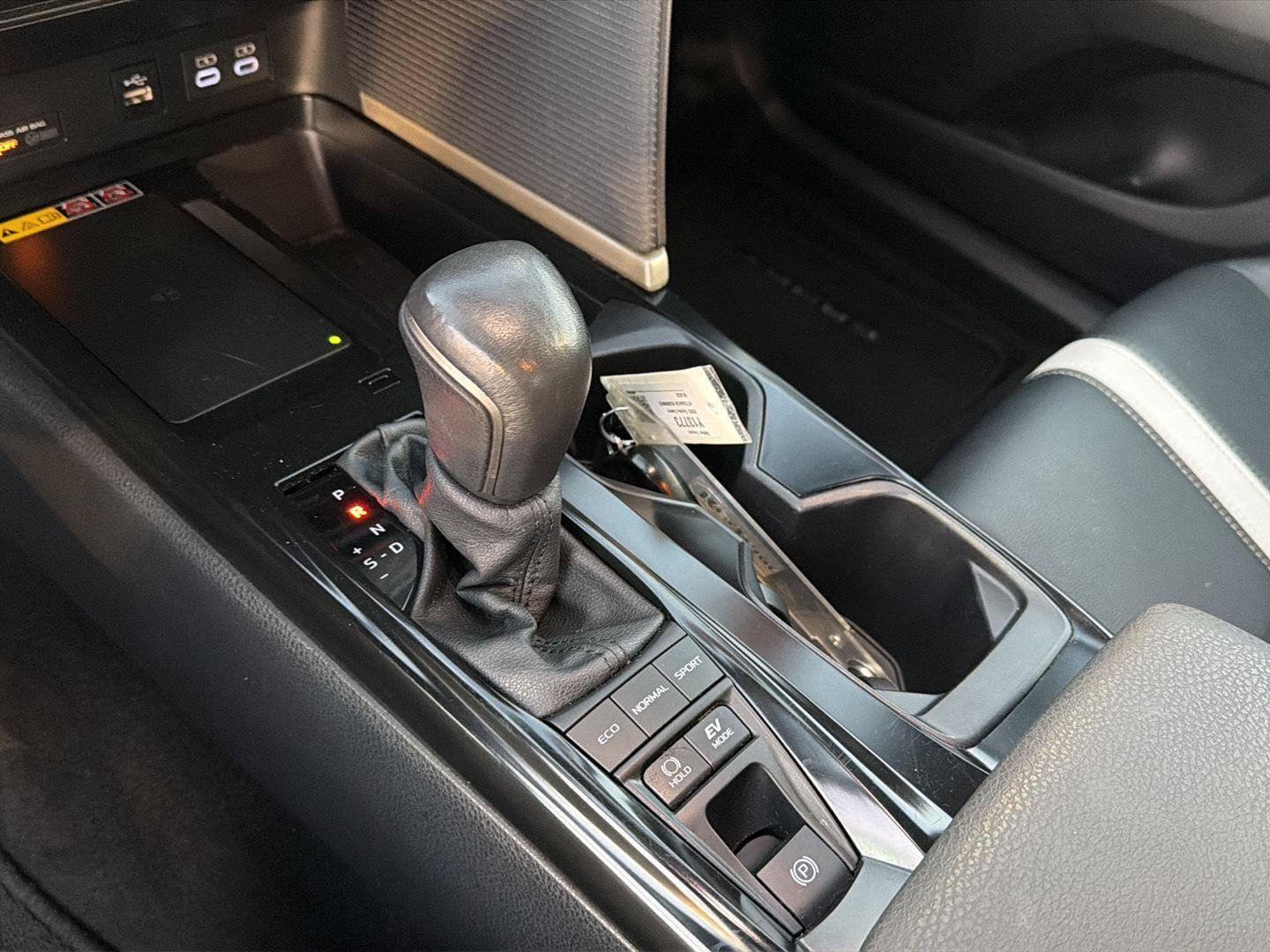 Used 2025 Toyota Camry SE FWD image 27