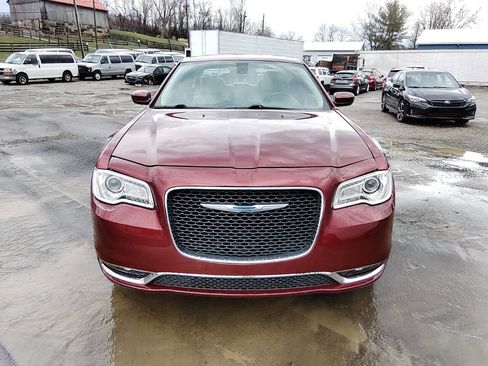 Used 2019 Chrysler 300 Touring L w/ Quick Order Package 22F image 8