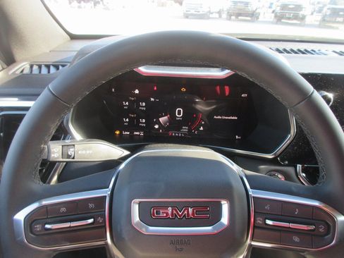 New 2026 GMC Canyon Elevation w/ Convenience Package image 17