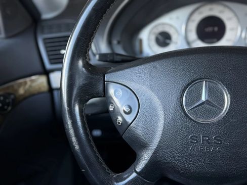 Used 2005 Mercedes-Benz E 500 Sedan image 22