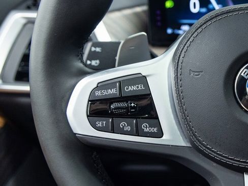 Used 2023 BMW X7 xDrive40i w/ M Sport Package image 15