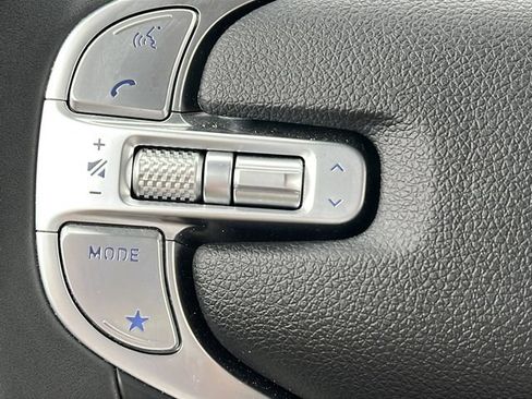 Certified 2025 Genesis GV70 2.5T AWD/4WD image 24