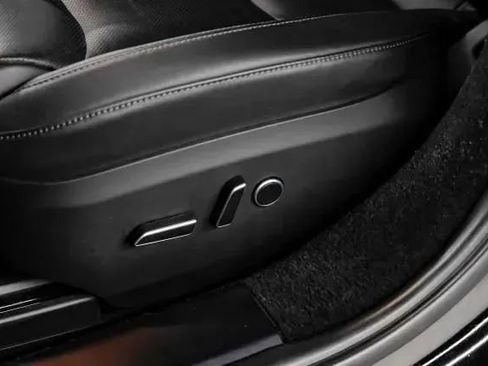 Used 2022 Tesla Model S image 35