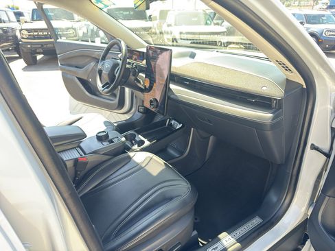 Used 2025 Cadillac CT5 Sport RWD image 36