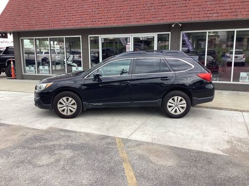 Used 2015 Subaru Outback 2.5i Premium AWD/4WD image 6