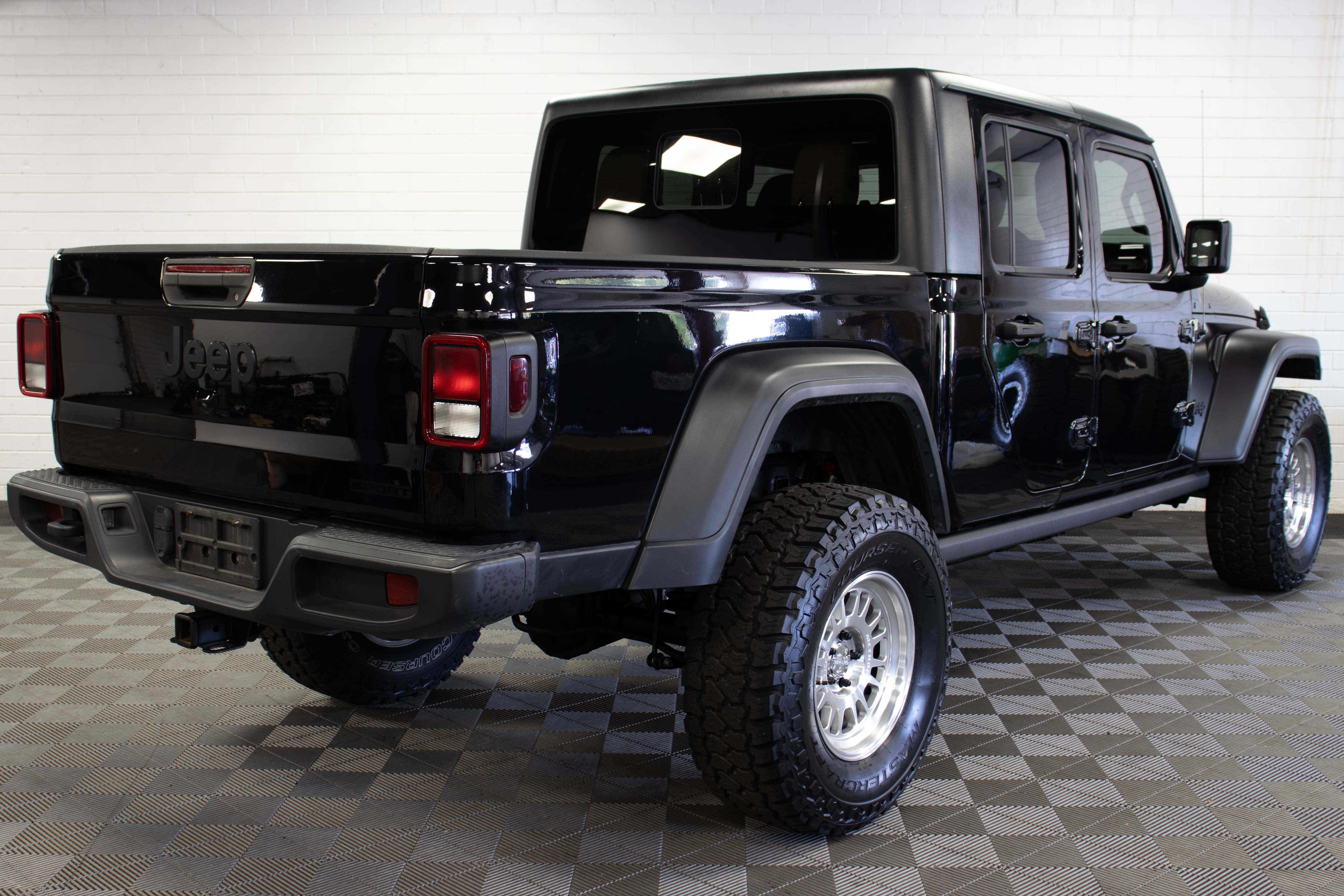 Used 2020 Jeep Gladiator Sport w/ Quick Order Package 24S AWD/4WD image 3