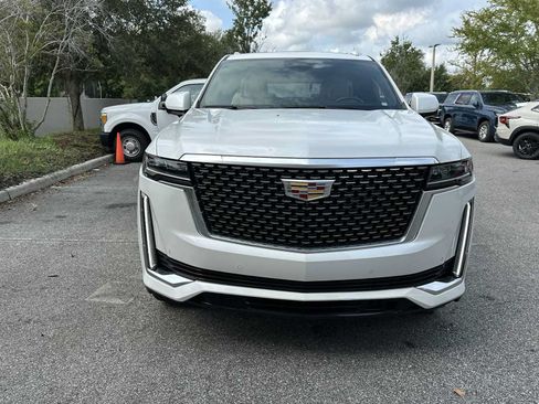 Used 2023 Cadillac Escalade Premium Luxury AWD/4WD image 9