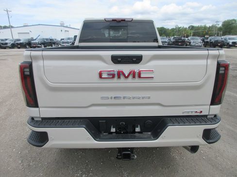 New 2026 GMC Sierra 2500 AT4 w/ AT4 Premium Plus Package AWD/4WD image 6