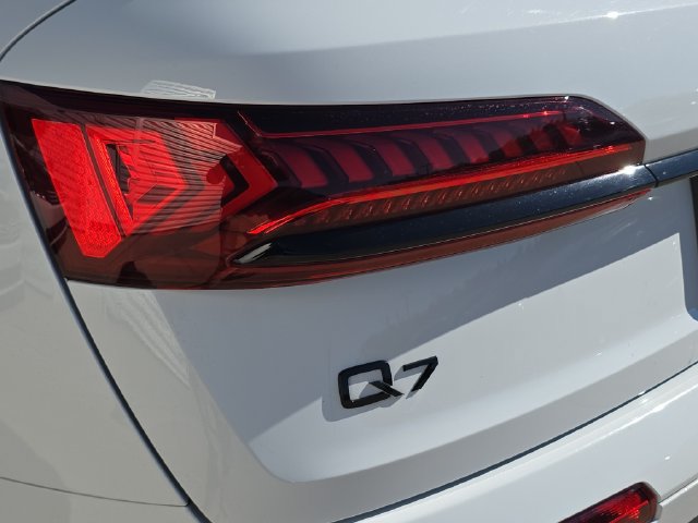 Used 2023 Audi Q7 3.0T Premium Plus w/ Premium Plus Package AWD/4WD image 39