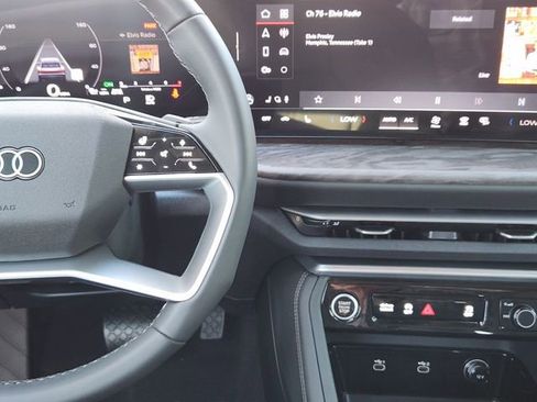 New 2025 Audi Q5 Premium image 28